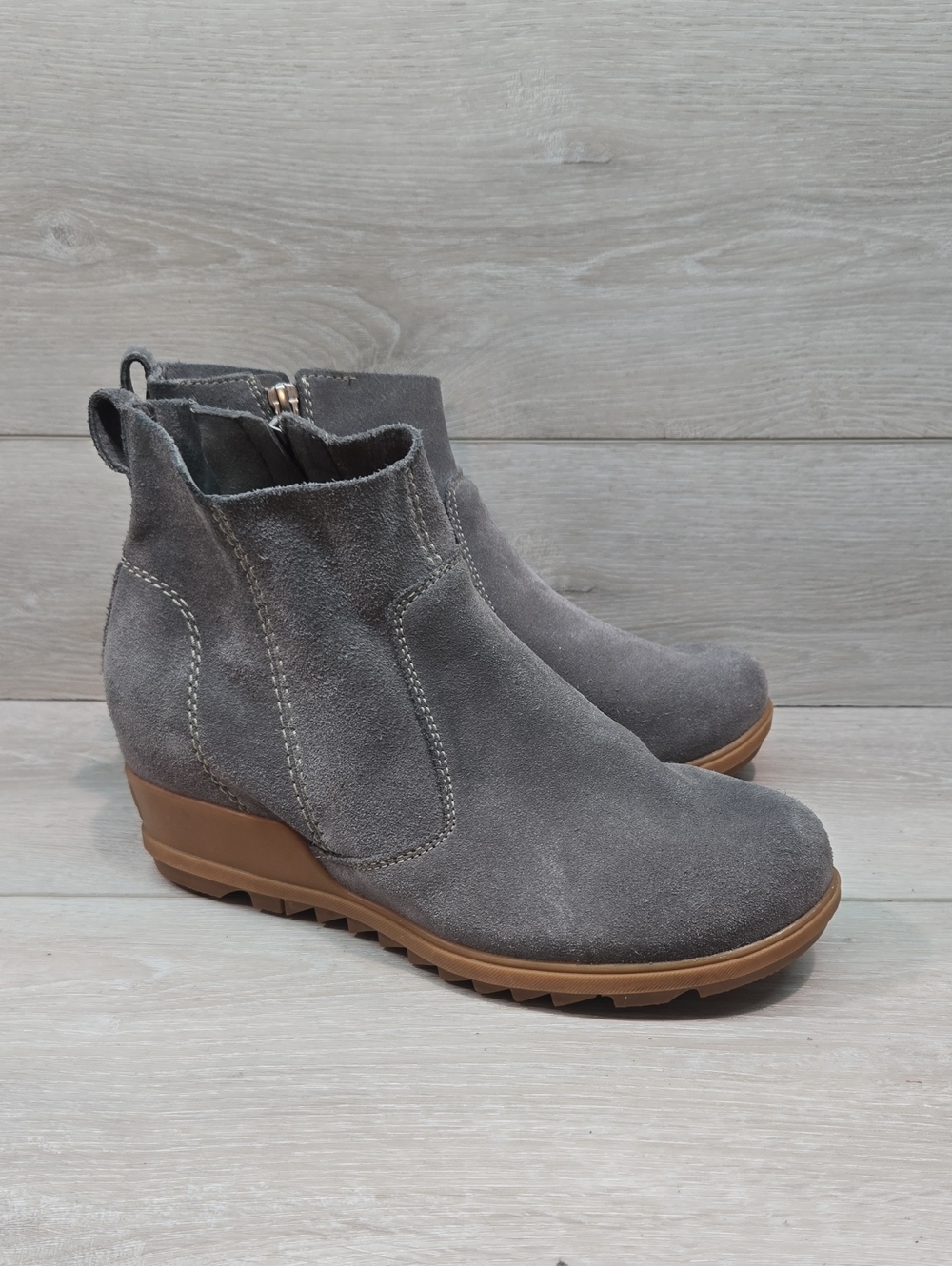Sorel Women Gray Suede Hidden Wedge Ankle Boots Shoes Sz 9